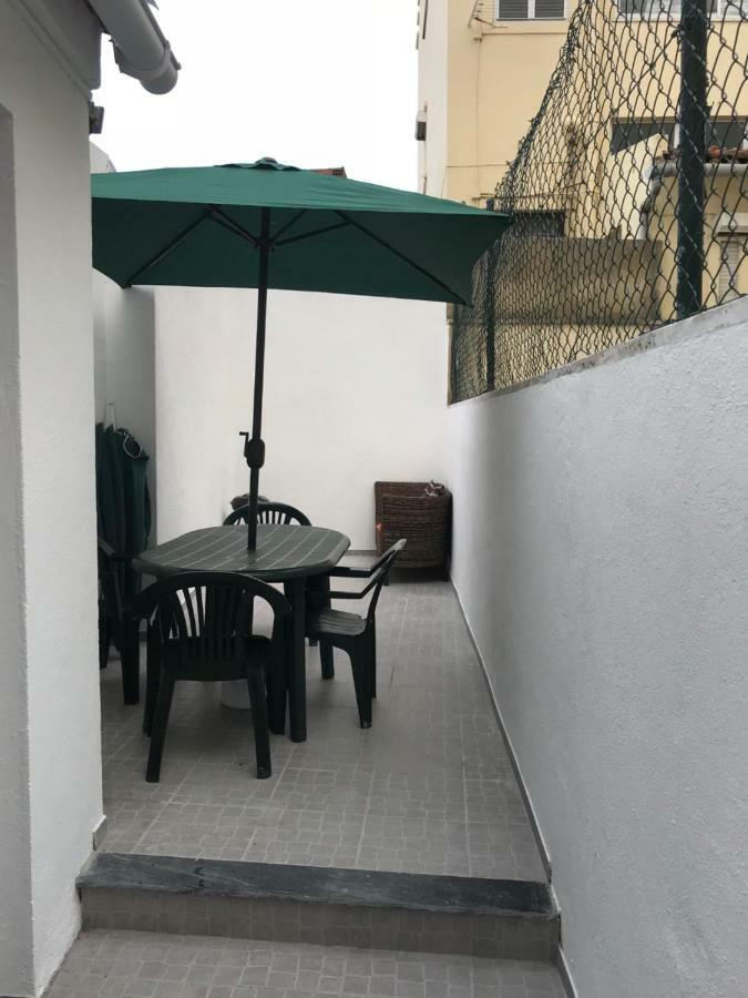 Corner House Apartment Trafaria Exterior photo